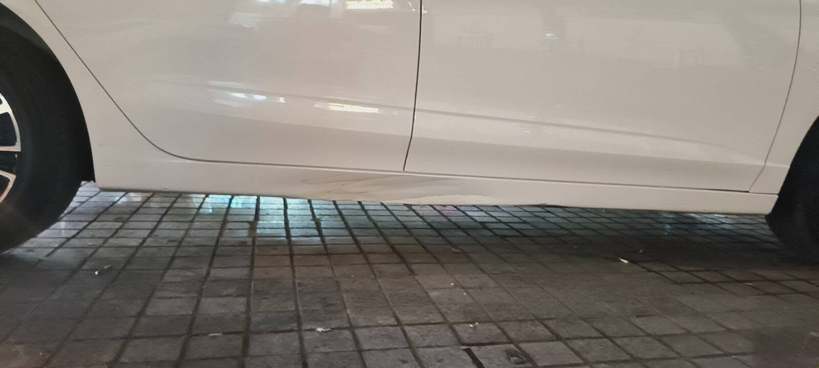 السلام عليكم للبيع MG5 بلص موديل 25 بااسمي هزه وسنويه جديده تحويل بااسم المشتري ثاني يوم السياره عليها اضافات سستم مع أرضيات حوضيه وفرشه صندوق ومركب بطاريه جديده مع ضمان سنه نوع أي سي ديلكو وطارات نوع تايلندي محرك كير كفاله تبريد  قطعتين شرط ومبدل دهن الكير مع فلاتر خارجي وداخلي نوع اكسادو ملاحظة السياره بيها مثل ما موضح بالصور طخه بالدوسه وبحافه البنيد اكو دكره  خفيفه وسونار وين يعجبك تسوي اني حاصر السعر 108 وبيها مجال بسيط الاتصال ***********
