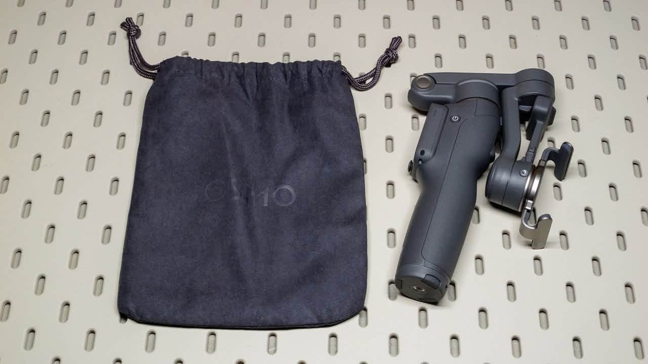Dji osmo moblL 8p 

للبيع جديد مستخدم مره واحده فقط مكاني (بابل _الحله) 
سعرة  225 الف
***********

نص مكتوب في الصور:
- Ouedkniss.com