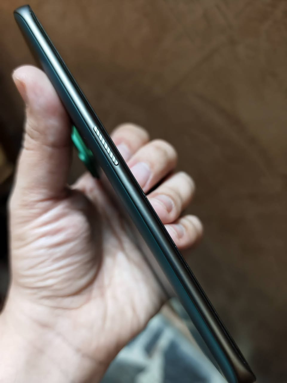 السلام عليكم 
تكنو camon 50 الالترا .. 
Techno camon 50 ultra
ذاكرة 256 عشوائية 8 
حهاز بعده جديد شخطه مابي وصل الشراء موجود اشتريته يوم 8/18 
ملحقات كاملة كارتونه وشاحنه 

السعر 500 الف وبي مجال فقط بيع بدون مراوس 
بغداد الكرادة ***********
