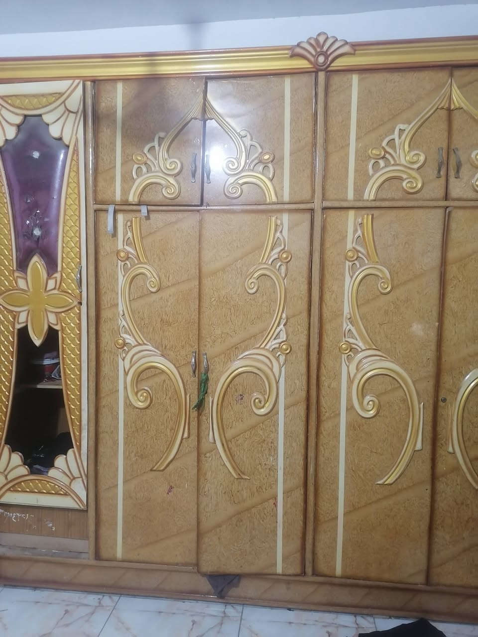 السلام عليكم كنتور لبيع 6بوب اخو الجديد السعر ٧٥ مكاني محموديه حي المرتضى رقم الهاتف ***********
