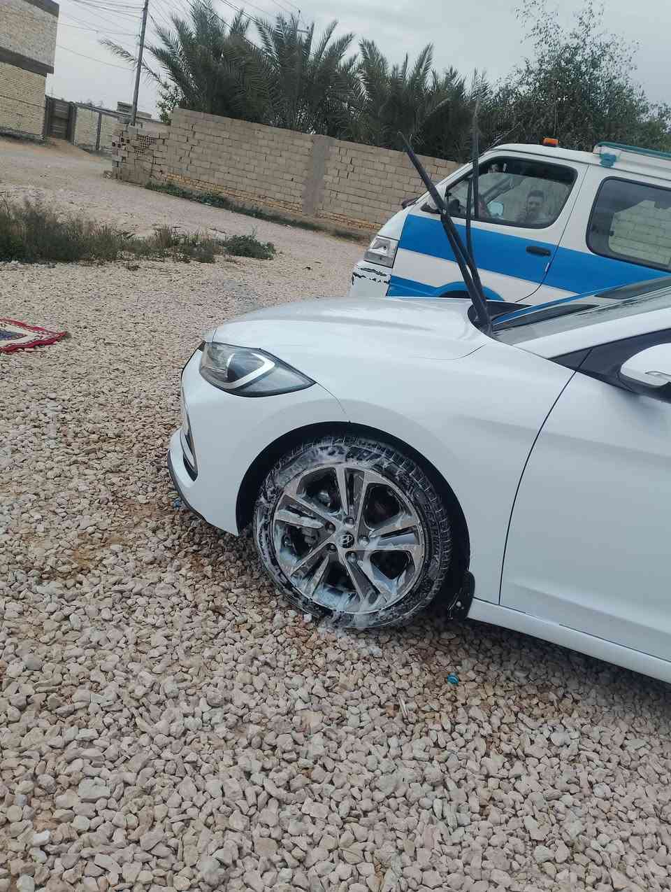 سلام عليكم النترا ٢٠١٩وارد خليجي للبيع نقد فقط السعر ١٤٢ السياره ماشيه ٢٠٠ الف قابله للزيادة السياره بيه طخات شخوط خفيفه بدعميات موصفتها فتحه بل السقف مري شفط دخول ذكي حساسات بكل الجهات خلف إمام جوانب مكيه ٢٠٠٠ دوش شرط السياره مرزوقه ومال جناي بيع مستعجل السياره بيه سونار موجود للاستفسار اتصل على الرقم ***********
