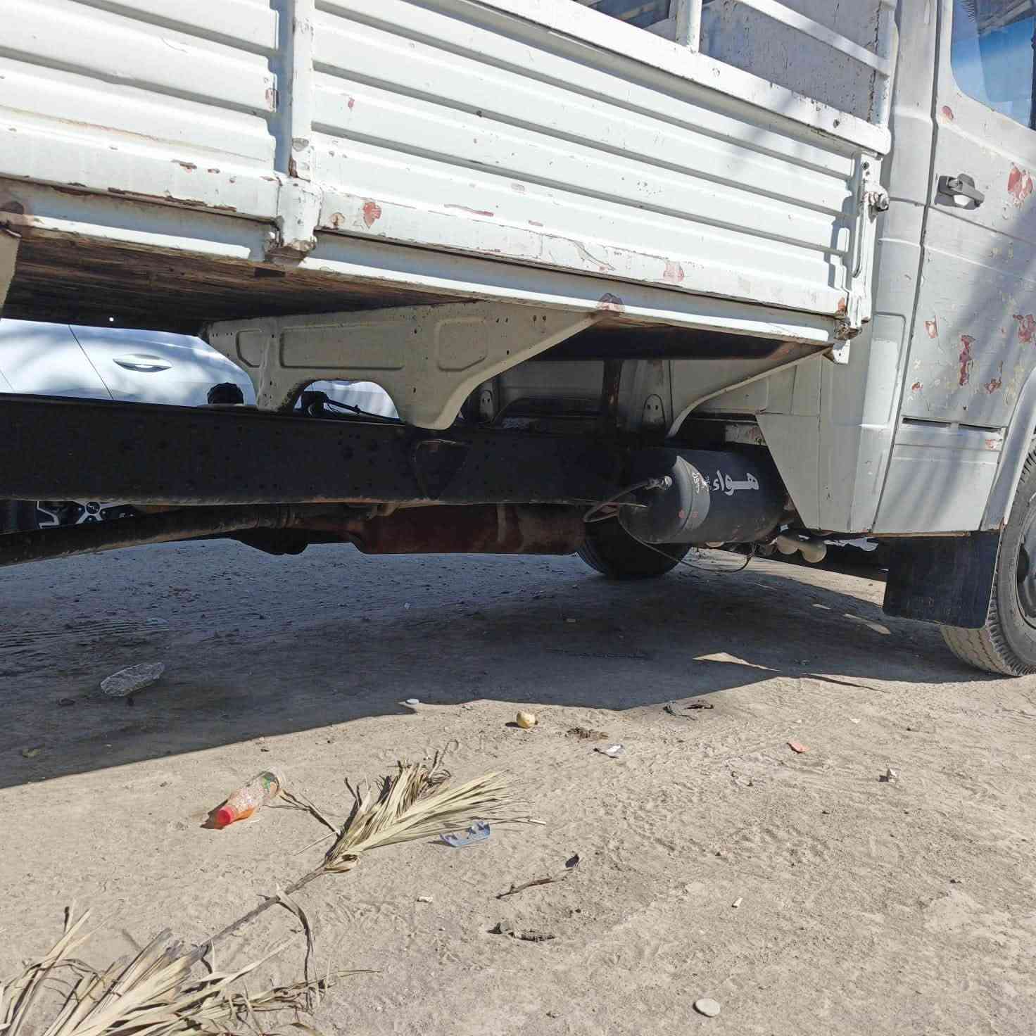 مارسيدس اخرس للبيع
حمولة 2 طن السيارة بأسمي بغداد سنويه جديده 
طويلة ، اكسن دب ، بريك هواء  ، گير ابو الجوزة ، محرك ستندر 
السعر 9 مليون 
عنواني بغداد ***********
