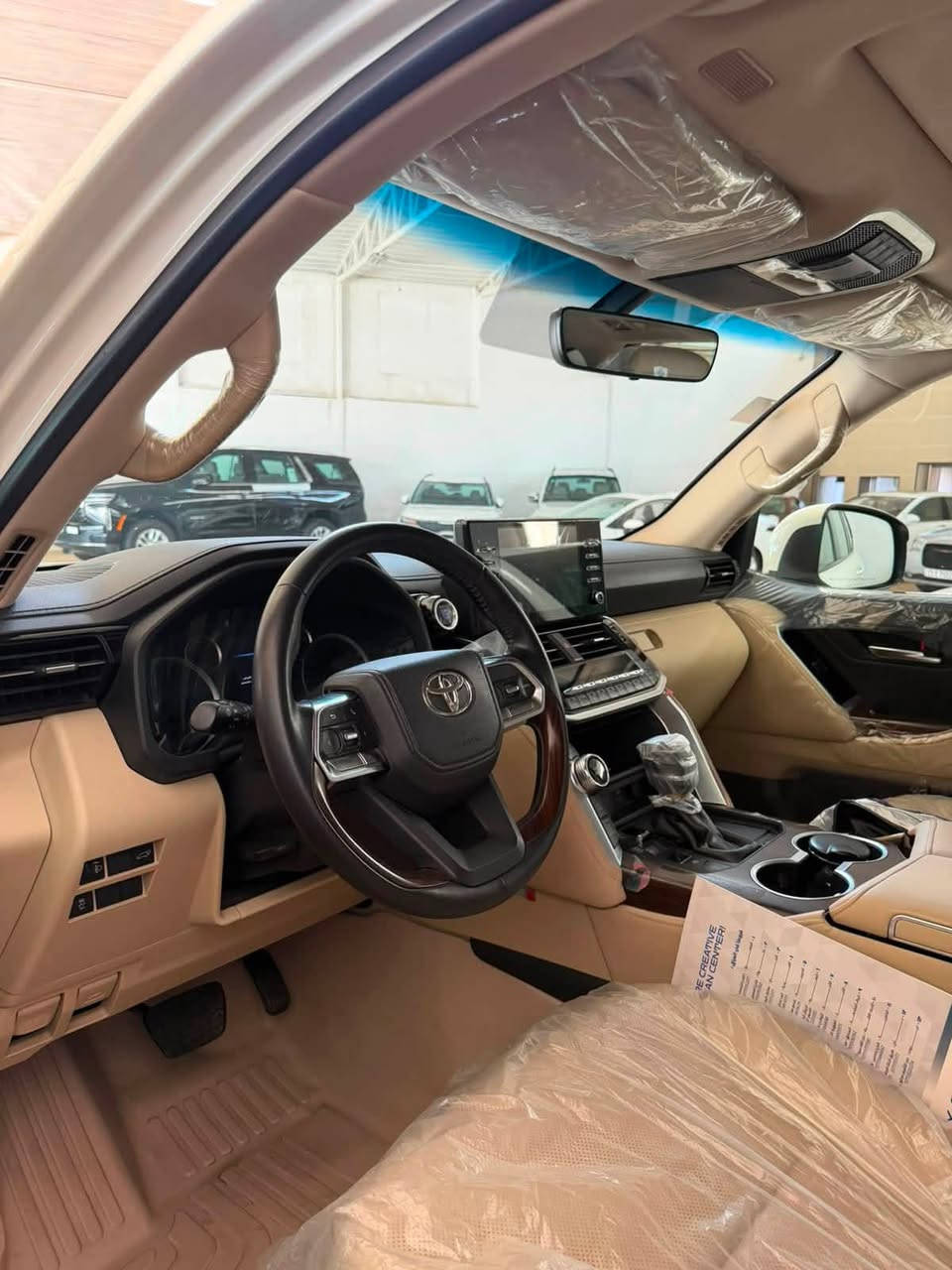 سلام عليكم 
لاندكروز GXR 2022
سبعينيه داخل ضمان شركة SAS 
6 سلندر تنفسه طبيعي 
ماشية 37 الف حقيقي
مغلف PPF امريكي ضمان 10 سنوات
كفالة عامة من الصبغ والبارد والملاحظات 
مكان بغداد 
استفسار ( ***********‬ )
