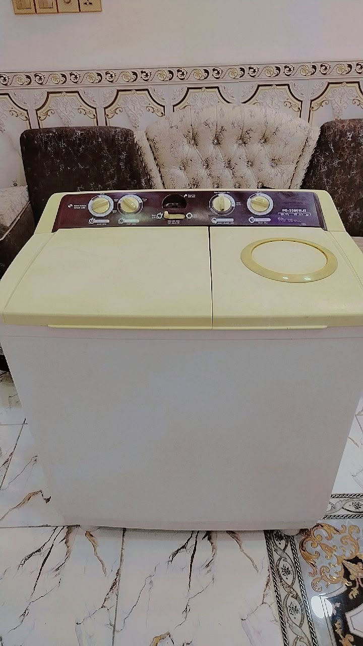 وجبة جديده للغسالات المستعمله لو اتلحك لو لا غسالات نضيفه هيتاشي الياباني ٢٥كيلو ٩٥ وبيه مجال بسيط والثانيه هيتاشي أصغر منه ١٨كيلو بيع ٩٠ وبيه مجال بسيط وغسالة هيرو المصريه الحجم الكبير ٣٥ كيلو بيع ٩٠ وبيه مجال بسيط وغسالة روني ٢٥ كيلو بيع ٨٥ وبيه مجال بسيط كولهن انضاف هاتف*********** بيه واتساب
