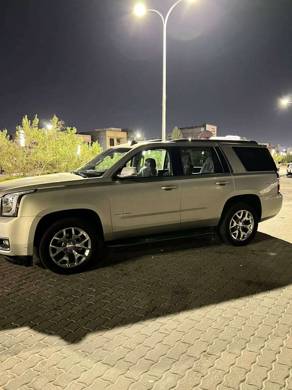 - يوكن (LTZ ) المحرك المرغوب 5300

موديل :   2015

الون:       عسلي🖤 

العداد: 127كيلو

الفئة : ltz

/حجم المحرك    ٨  سلندر  5300

/   بصمة ابواب

/ رادار امامي مانع اصطدام 

/ رادار خلفي

/ رادارت جانبيه ( نقطه عمياء)

/ كشن السائق هزاز  للتنبيه ( مربوط مع الرادار)

/ كامراة دواره مع الاستيرن اصليه

/ كشنات جلد 

/ كشنات اماميه كهرباء

/كشنات خلفيه كهرباء

/ كشن السائق خزن ميوري 

/كشنات خلفيه منفصله

/ كشنات تدفئه 

/ باب خلفي كهرباء

/ استيرن كهرباء

/مرايات جانبيه كهربائيه ( شفط) + تعتيم 

/ فول تحكم استيرن جهتين + ستيرن تدفئة + ستيرن كهرباء

/حساسات امامي  خلفي

/ فور ويل 

/ لايت زنون

/ لايت وبك لايت ليد (LED)

/شاشه اماميه كبيره 

/ كشنات 7 راكب كهربائي 

/ تشغيل عن بعد 

/ تبريد مركزي ثلاث قطع

/ تحكم للتبريد الخلفي منفصل

/ منفذ كهرباء للعربه الخلفيه

/ سستم صوت اعلى فئه (BOSE)

/ نظام مكابح للعربه الخلفيه

/ نظام صعود مرتفعات

/ نظام سحب مقطورة 

/ نظام تحديد مسار ( نظام خطوط الشارع)

/ نظام معرفة ضغط الاطارات

/ انظمة مكابح

/ نظام تزحلق 

/ نظام توازن للطرق الوعره 

/ بصمه عدد

/ اسبيرها منازل 

تخم تاير جديد سيارة جديدة وتخبل وبلعافية على الياخذها 

وبقية المواصفات المعروفه السياره رقم بغداد تحويل مباشر 

السعر: 282
مكان السياره البصره الفنجانينه
للاستفسار *********** البصرة, العراق
