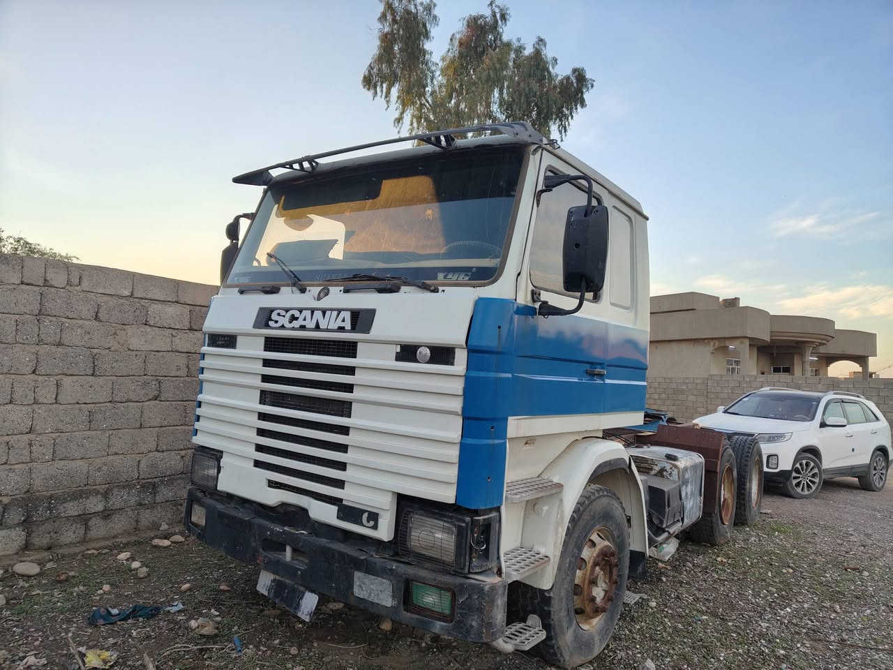 سكانيا راس 113 مجموعه مان نص جيف السياره حلوه كدام العين رقمها انبار مشروع وطني باسمي 28 محركها بي نفخ بلا صرف بيها صبغ بصفحه السايق بالمناميه كير 5ب5 سعرها 120 الشراي يتصل جماعه الي يكسر لا يتصل مالي خلك 
***********
