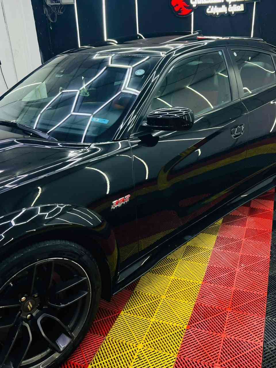 جارجر 𝗦𝗥𝗧 سكات باك وايد بدي اصل 2022
ماشية 60  ألف وقابل للزيادة  محرك 6.4L ا485 حصان hp 
فول فول مواصفات 1/1 رادار امامي نقطة عمياء 
رقم صاحب سيارة ***********

🟩 السعر  _320  والشراي ماارجعة 
                  
المحرك : SRT . V8 . 6.4L .
المواصفات ١/١ :                      
• رادار امامي
•  نقطة عمياء 
• مكابح رياضية (برمبو) 
• لايت LED 
• فتحة سقف (سلايد)
• كاميرا خلفية 
• امكانية التحكم بوضعيات المقود كهربائيا 
• كزوز سستم موبار
• حساسات خلفية 
• ويل قياس 20 أنج 
• سستم صوت harmen carden 
• تشغيل عن بعد 
• مقاعد رياضية احمر كنتارا مع ختم النحله  بلادي
• ذاكرة لحفظ وضعيات الجلوس (ميموري)
• بطانة باب احمر مع تطريز احمر بلادي
• دشبول جلد خياط احمر
• المقاعد الأمامية تبريد وتدفئة
• المقاعد الخلفية تدفئة
• نظام خرائط GPS
• شاشة كبيرة قياس 8.4 أنج اوپشنات SRT كاملة 
• تدفئة ستيرن
• كير شفتر بالستيرن
رقم اربيل سنوية  2028 تحويل فقط بنفس اليوم 
الضرر :  دعامية خلفية  مع بارد جنطة 
مكان السياره : بغداد / الكرادة 
شباب السيارة ستوك مملعوب بيها ابد وكاصيها ع ايدنة من المزاد ورقم الشاصي موجود وع  شخص واحد 
والسيارة جاهزة 
ادامة كاملة 
مع حدادية وبلكات ونوزلات وفيول بمب والسيارة منازلة استعراض نهائيا وما متعوبة وكلشي بوضع الوكالة مثل مموضحة الصور 
للاستفسار تواصل واتساب : ***********
رقم صاحب سيارة بغداد, العراق

