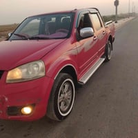 موديل ٢٠١٣ • ماشي ١٨٧ الف • رقم واسط