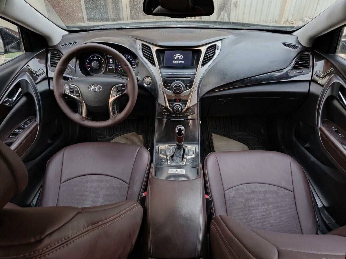 مكلف. للنشر.        مكلف. للنشر.  سياره مال ولد طالب جامعه 

هونداي ازيرا.  2014 مواصفات فول لمتدد   محرك 2400 دوش

سياره شنو بالك من مواصفات بيها. للاخير فول. ماشيه 93k 

بدون صبغ.     خليجي.   عندي سونار.   بيها فقط طخه دعاميه 

***********.       السعر 108 ورقه.   مكاني بغداد الرأسه

ملاحظه رقم اربيل جديد. باسمي.      سونار عندي جديد سويته.
