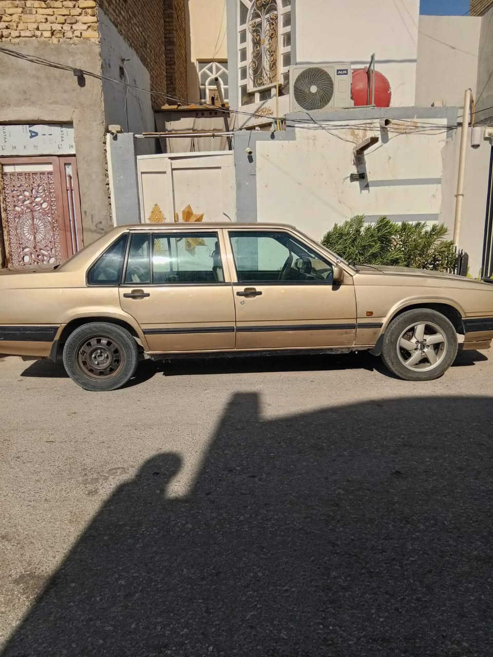 فالفو موديل 92 رقم مثنى موجوده بلنجف راعيه نجف حي العسكري حجم ٩٤٠ السعر ٤٥ وبيه مجال تبريد عاطل كير مكينه مكفولات وبلاديات الكشر مكفول من الضربه ومصبوغ عام ***********
