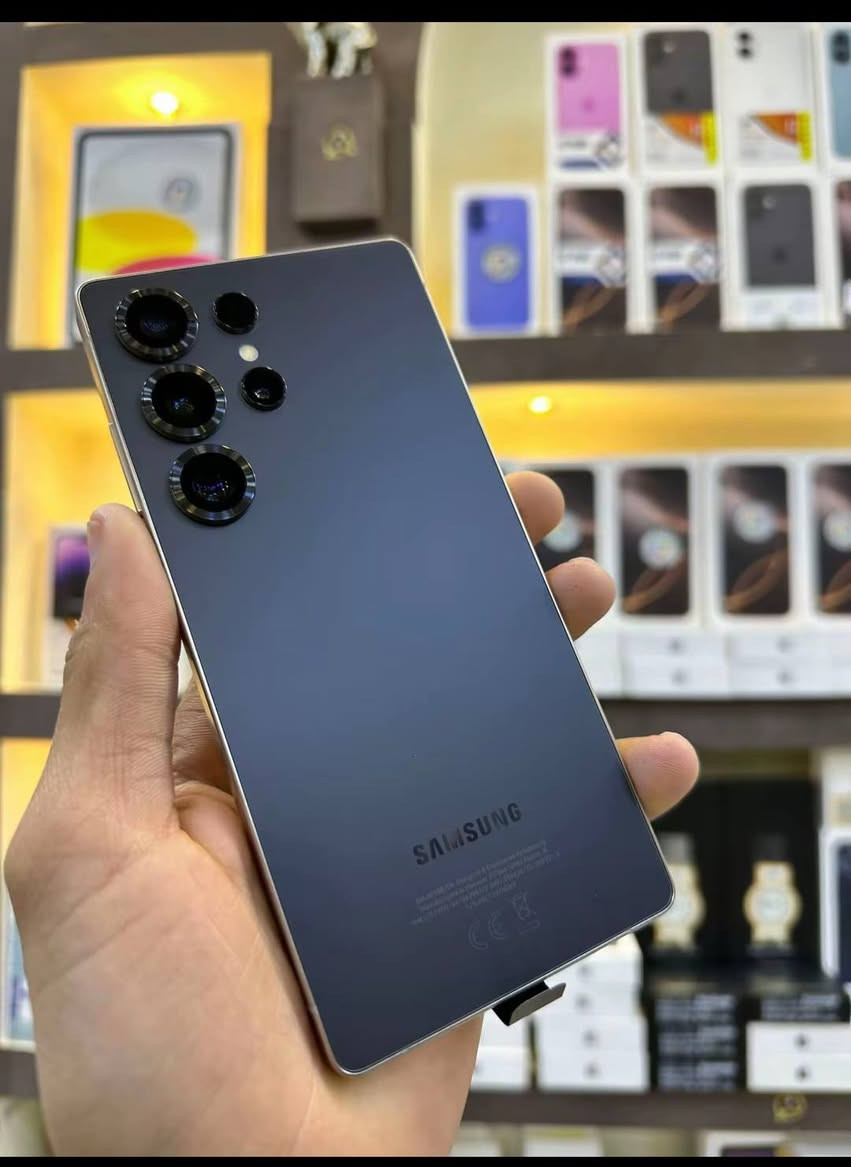 السلام عليكم موجود الترا 25 للبيع للاستفسار***********

نص مكتوب في الصور:
- S25 ultra photos: one ui 8.5
- 7 / 4