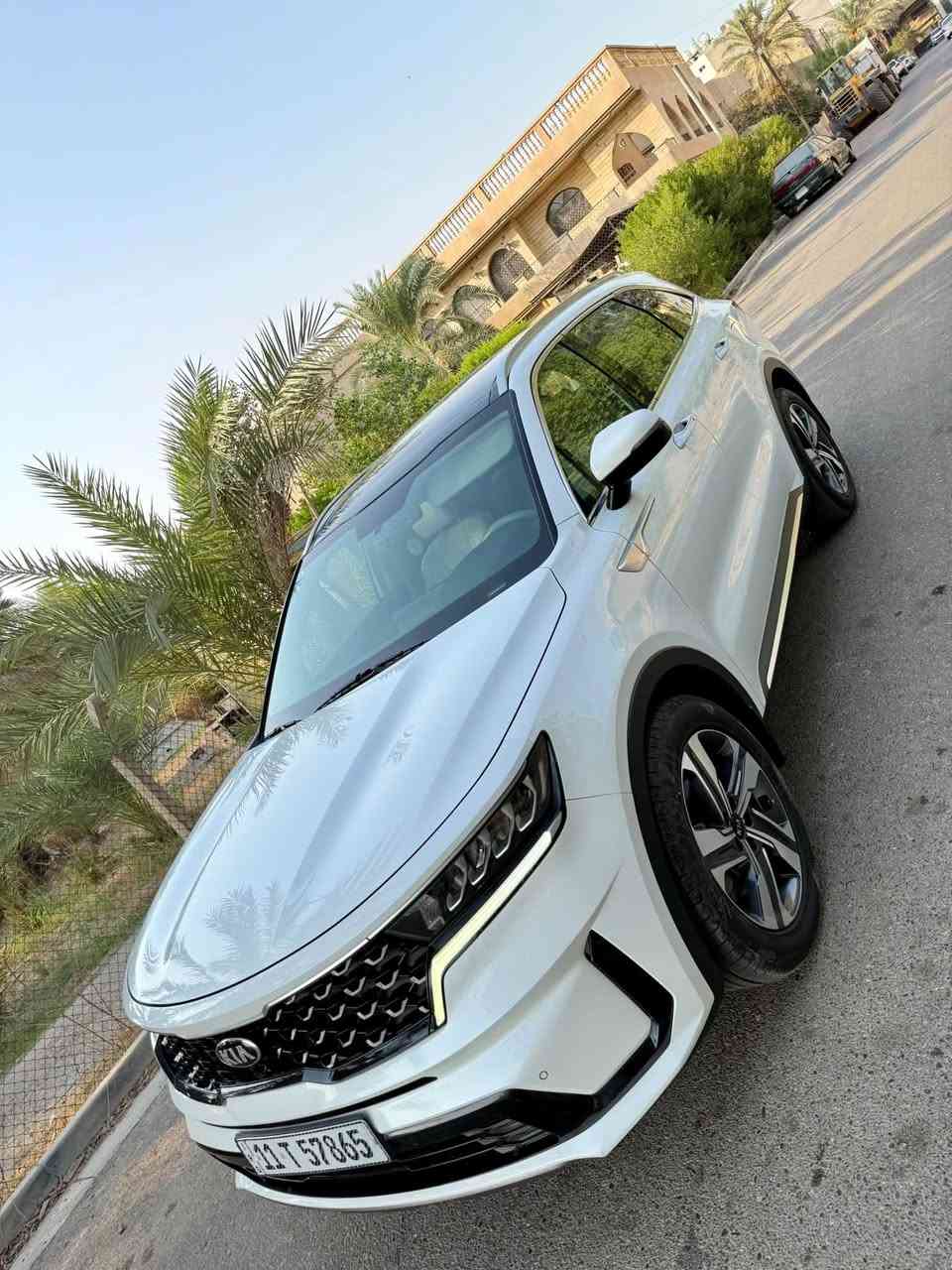سورنتو  2021 فول للأخير 1/1 اعلى مواصفات مكفولة كفاله عامه  كير مكينه كفاله بيها طخه بسيطه بلدعاميه الخلفيه وبدلتهه وكاله بدون صبغ رقم بغداد بأسمي تحويل ثاني يوم 
ماشية 60 km 
*فور ويل
*6 سلندر
*بانوراما
*لد نهاري امامي
*كير ماوس
*هاند بريك دكمة
*الاضواء الداخلية لدات لمس
*ترحيب عند الاقتراب
*أربع كاميرات 
*حساس امامي خلفي
*قيادة ذاتية
*كشنات جلد
*كشنات كهرباء
*اربع وضعيات قيادة
*مخارج شحن كل الكشنات
*5ويل
*7راكب
*بصمة تشغيل وابواب 
*شاحن لاسلكي
*تشغيل عن بعد 
*نظام الملاحة 
*شاشة كبيرة أصلية 
*4 دسك
*فتح صندوق كهرباء
*لايت زنون 3عدسات LED
*بگ لايت LED
*قبضات ابواب المنيوم
*ماسحة خلفية
*شاشة Apple car play
*كاميرا خلفية دوارة وي الستيرن
*ميموري
*مثبت سرعة 
*نظام نزول المنحدرات 
*ويل كب حجم 19
*لد داخلي بلادي الوان متغيرة
*تبريد لمس
*بصمتين وياها
*اوتو هولد وباقي المواصفات معروفه 
‎ السعر 238
للاستفسار التواصل واتساب وخط متوفر ممتواجد عل فيس
جميع التفاصيل مذكورة رجاءً فقط الجاد بالشراء يتصل 
***********
مكان السيارة بغداد الغزالية
