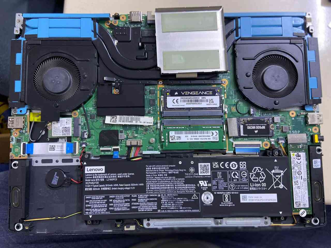 السلام عليكم
 لاب توب للبيع او مراوس بايفونLenovo للالعاب او تصاميم استعمال قليل ومطور المواصفات بأحسن براند ✨مشحون 155 مرة فقط، بحالة الجديد 🔥
المواصفات 🎯💻
🔹 المعالج: CPU Intel i7-12650H 
🔹 الرام:  24GB=8GB lenovo +16GB CORSAIRالمجموع
أداء سلس وسريع  يعني انسى الدروب فريم وتگطيع
🔹 التخزين: 512GB SSD lenovo + 1TB SSD Corsair MP600 micro يعني المجموع الكلي تيرا ونص 1.5TB
🔹كارت شاشة : RTX 3050 laptop GPU
🔹 الشاشة: 15.6" FHD - وضوح عالي 120HZ 
🔹 البطارية: 3CELL نسبة مئوية 94‎%‎ مشحونة 155 مرة تدوم لساعات  
🔹 النظام: Windows 11 مفعل مدى الحياة بلادي 
🔹شاحنة الاب توب 170w بلادية
🔹 رام 8 كيكا البلادي هم موجود
🔻 السعر للاب توب : 1.100.000 ألف فقط (مليون ومية)🔻  
📞 للتواصل واتساب/اتصال: *********** 💬

نص مكتوب في الصور:
- ***********
