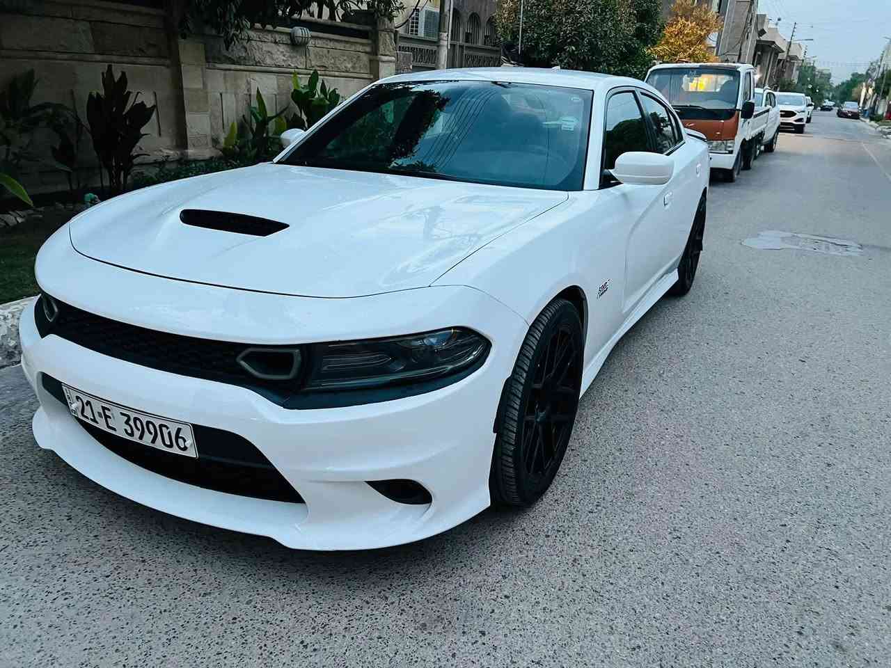يا الله 
سلام عليكم 
جارجر سكات باك موديل 2019 
محرك 8 سلندر 6400
تو ويل 
حادث ربع جاملغ خلفي فقط 
مكفوله من الفتح ولبارد 
بدون ايرباك 
صور الحادث موجوده بلمنشور 
مكينه كير بلاد ع وضع الشركه 
تخم تاير جديد 
صدر جديد ع وضع الشركه 
المواصفات : 
شاشة carplay
بصمة
حساسات خلفية
كاميرا خلفية
كراسي تدفئة 
تدفئة ستيرن
تشغيل عن بعد
شفتات ستيرن
كرسي كهرباء
قطعتين تبريد 
ماشية 65 الف حقيقي  
سعر 225 بيه مجال 
عنوان بغداد غزاليه 
***********
