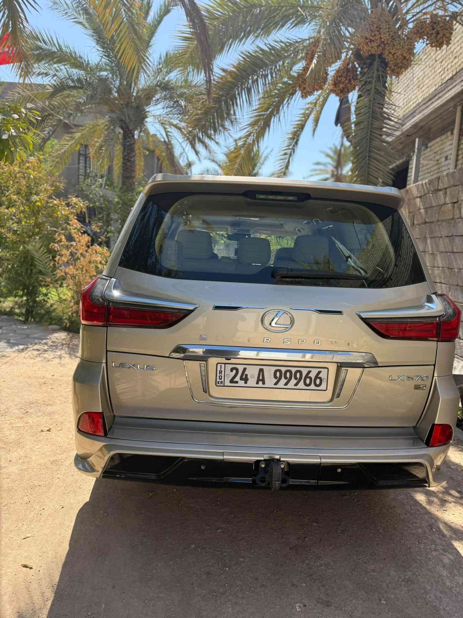 لكزس LX570 • موديل ٢٠١٧ • ماشي ١١٥ الف