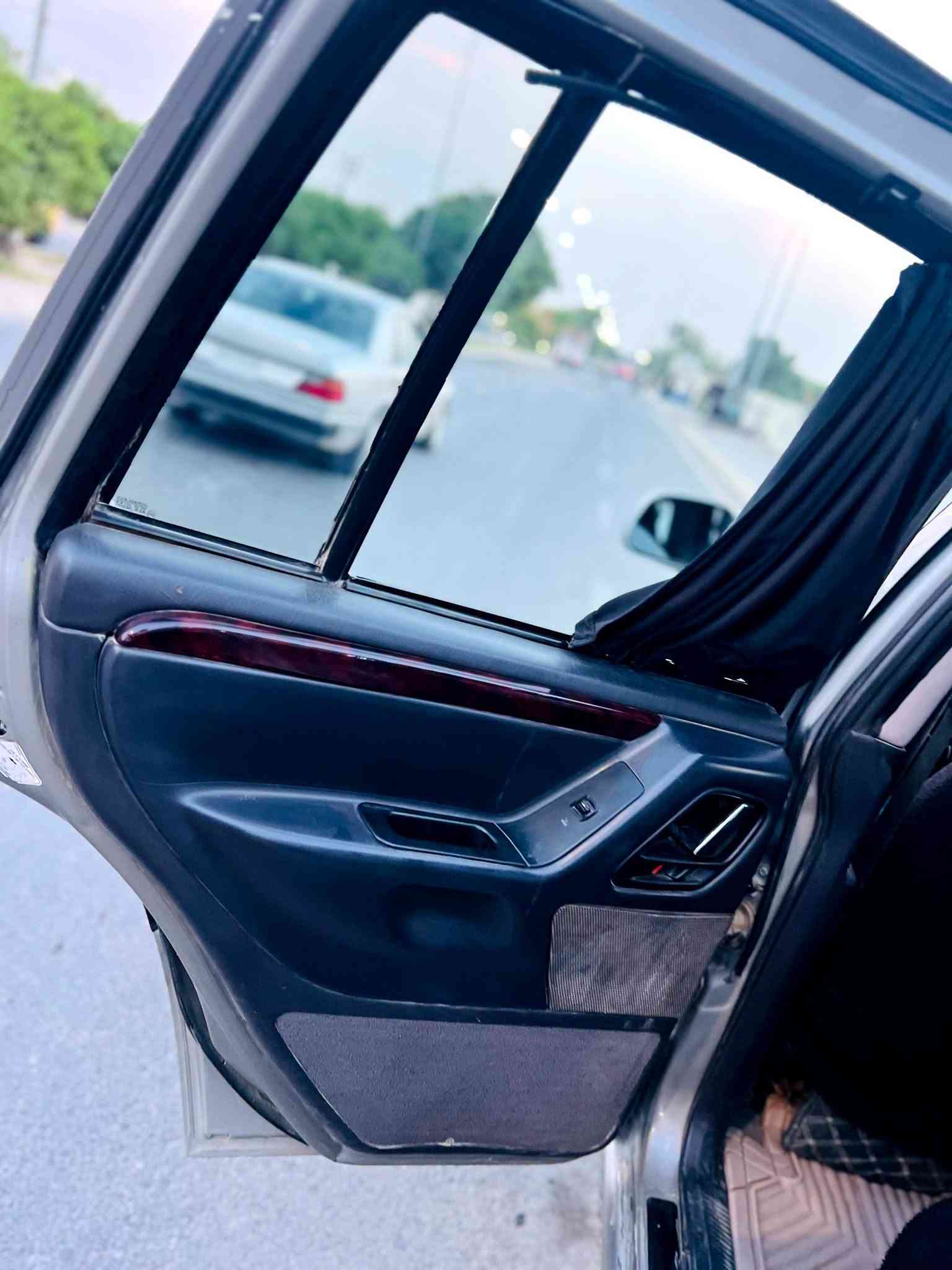 جيب ٢٠٠٠ • مكينة V8 • تاير جبلي