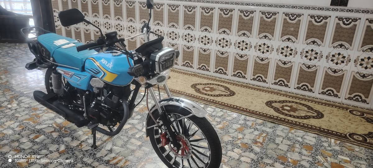 *********** موديل 25 مكينه 200 سعر 950 وكاله الصدر الاورفلي قرب شركه الانوار بغداد المدينه بغداد المدينه دراجه زيرو دراجه حتى ما ماشي هواي على وضع الشركه دراجه خرسه دراجه مقفوله من كل عيب نقص برغل كل شي ما بيه تنقر سويتش وتطلع بصمتين سويتين اوراق مال معرض دراجه نازله من الظلال دراجه زيرو
