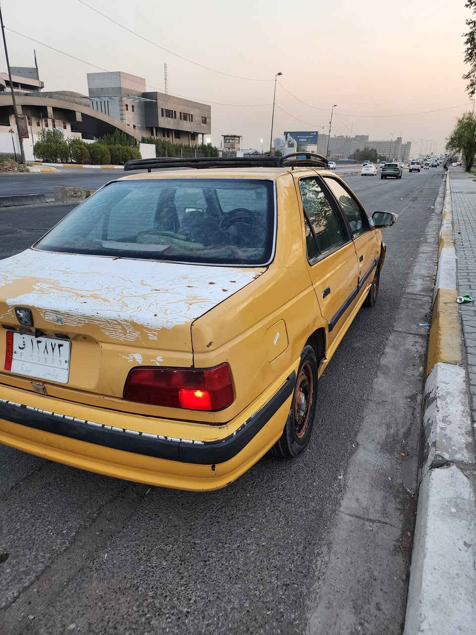.للبيع بيجو بارص ٢٠١٥ رقم بغداد ألماني سنويه ٢٠٢٧
سياره كير ومكينه فرنسي حاويه مامفتوح ولا مجفت المحرك بس الكور مفتوح ولفات الهواء علكت عندي فقط سياره نقصها هوزن بس يمشي مابي مشكله وزوج تايرات وباقي تفاصيل الكشر الخارجي مبينه بصوره سياره جاهزه للشارع تريد ترتب وتبيع يمك بعد تحويل ثاني يوم 
💲السعر ٢٩ ورقه 
اقره التفاصيل واتصل عليه بيها مجال لليجي 
📍العنوان كربلاء 
***********
