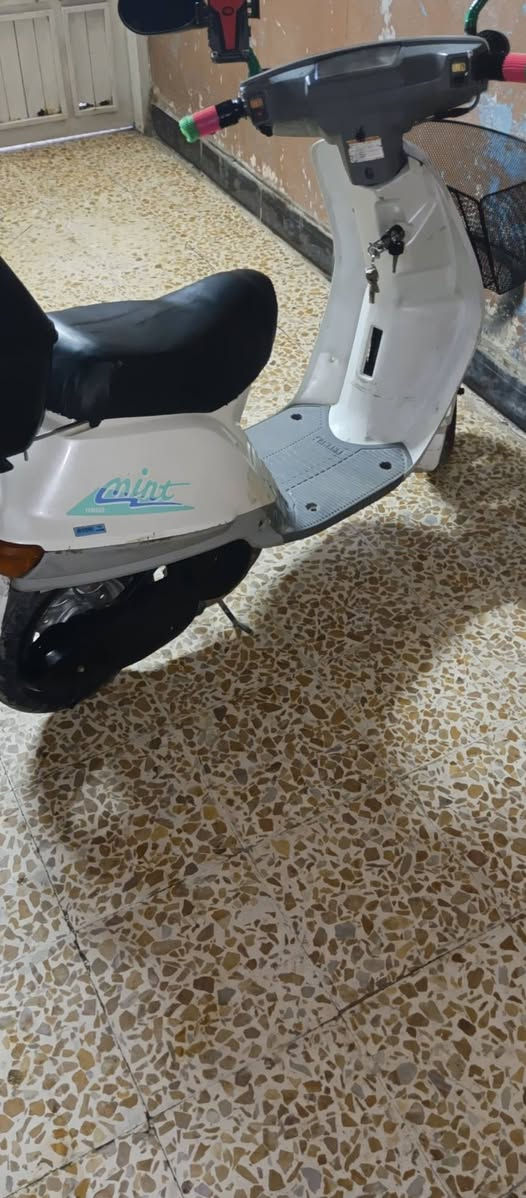 سلام عليكم ماطور ياماها زنجيل تحريكه نار معدل كهربائياتو كلها شغالة سلف اشاير لايت زينول السعر وبي مجال 250
***********
