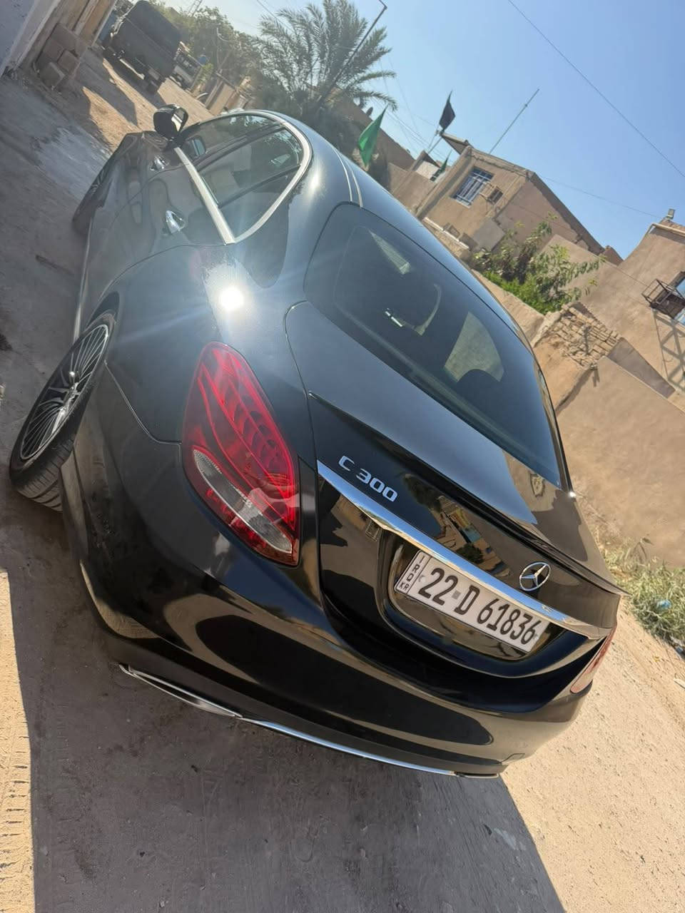 نو بل كامE300 البيع مديل١٧ فول موصفات سياره بدون قطرت صبغ فقط بارد موضح بل سونار سياره مغلفه نانو بيع او مراوس بكامري مديل حديث فقط رقم تليفون***********
