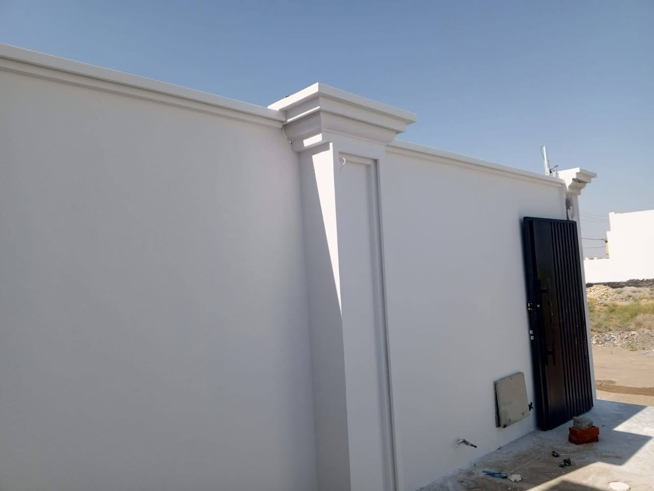 السلام عليكم صباغ متفرغ حاليآ اشتغل صبغ خارج وداخل واجهيات تصليح رطوبه جلي حياطين شغل فول ومكفول شعندك راسلني ودلل *********** متوفر واتساب
