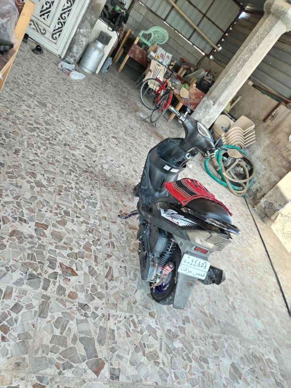 سلام عليكم ماكس عدله بلادي 49 دراجه ناشفه و نضيفه و كفاله احله من التصوير دراجه شلعه و معدل الدراجه كفراته الاصليه السود ختم واحد و الدراجه مرتبه و خير من الله كلشي ما عوزه دراجه كامله شوف و راسلني مكاني نعمانيه 
***********
