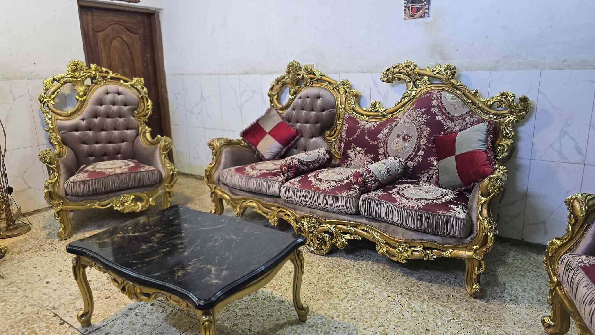 تخم زان مصري اصلي طلا ورق الذهب
10 مقاعد بدون ي ضرر نظافه 100% 
سعر 875 مكان مكان البياع
 اكو توصيل ب واتساب
 ***********

