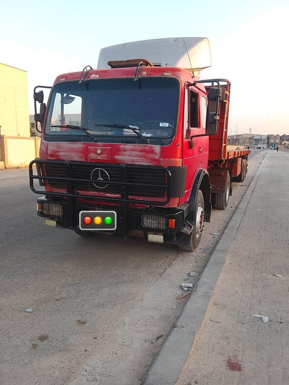 السلام عليكم
البي للبيع راس او عربانه موديل ٨٤ اصل مكينه عشره كير برميل ١٩٠ عربانه سكندريه ام الميزان ثلاث محاور سنويه مجدده لل ٢٨ مذكوره بلسنويه فلات ذات جوانب متحركه رقم نجف باسمنه مداور ثاني يوم للاستفسار 

***********

***********
