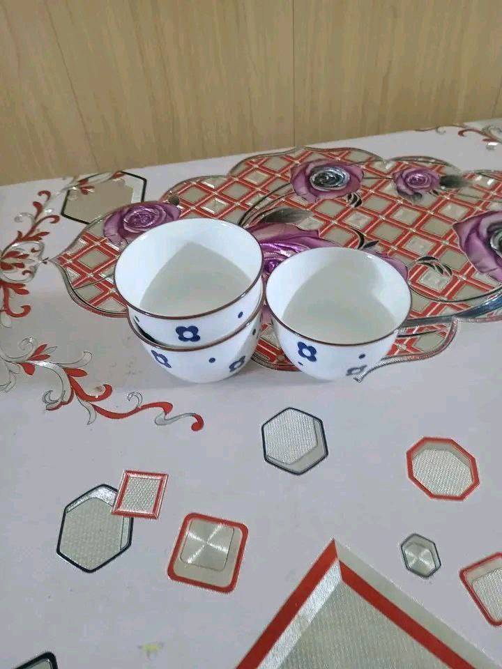 كاسات طرشي او زلاطه 

سعر  500دينار