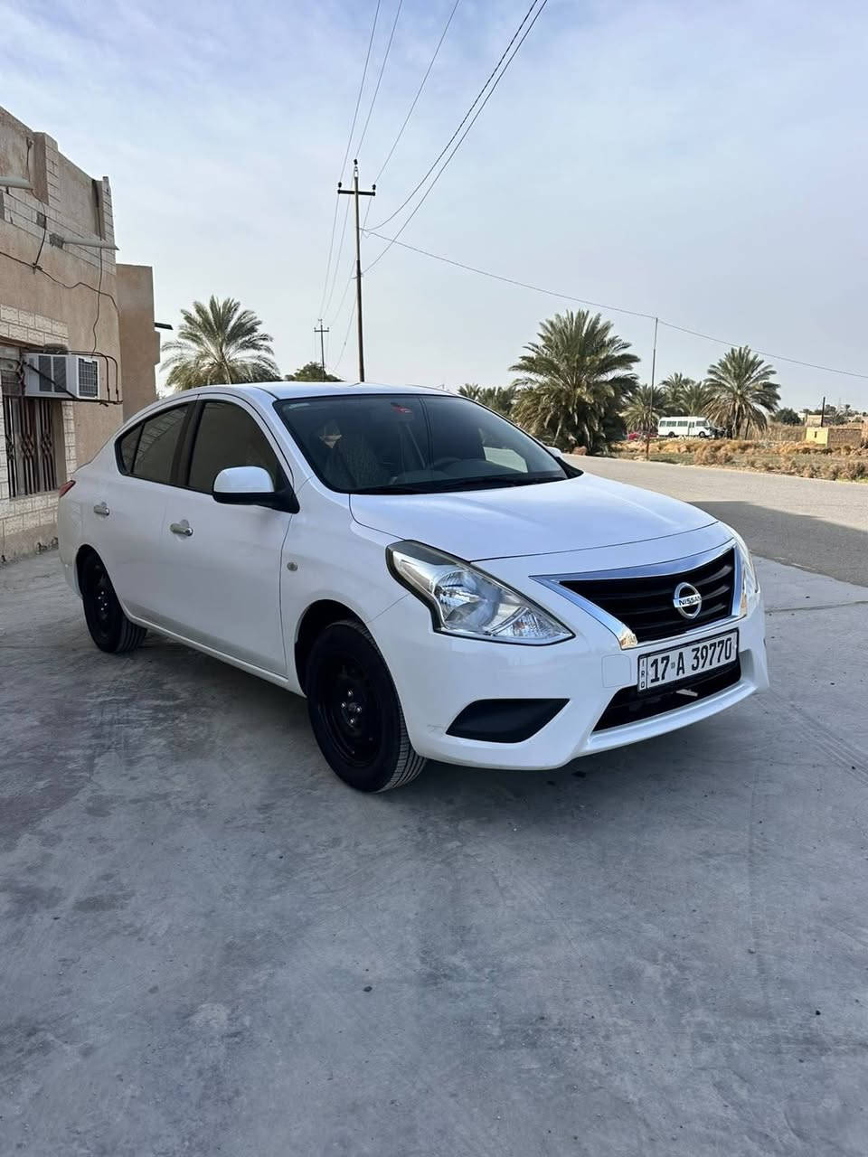 السلام عليكم نيسان سني للبيع نضيفه نقص برغي مابيها جاهزه من الدعاميه للدعاميه 108 بيها مجال ***********
