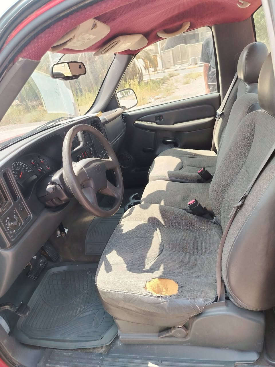 السلام عليكم شوفرليت سلفرادو موديل ٢٠٠٤ مال مزاد سياره حلوه مال جناي مكينه 8 سلندر 5300 كير 700 تخم تاير جديد تبريد ثلج سياره خير من الله شلعه ومعدل لا تنقيص ولا تبخير سياره تعبان علية كلش منفوضه نفض ما بيه نقص برغي واحد وبيه بس هاي الطخه الي بل بدي طك تاير *********** مكان السياره واسط العزيزيه تصال بل رقم
