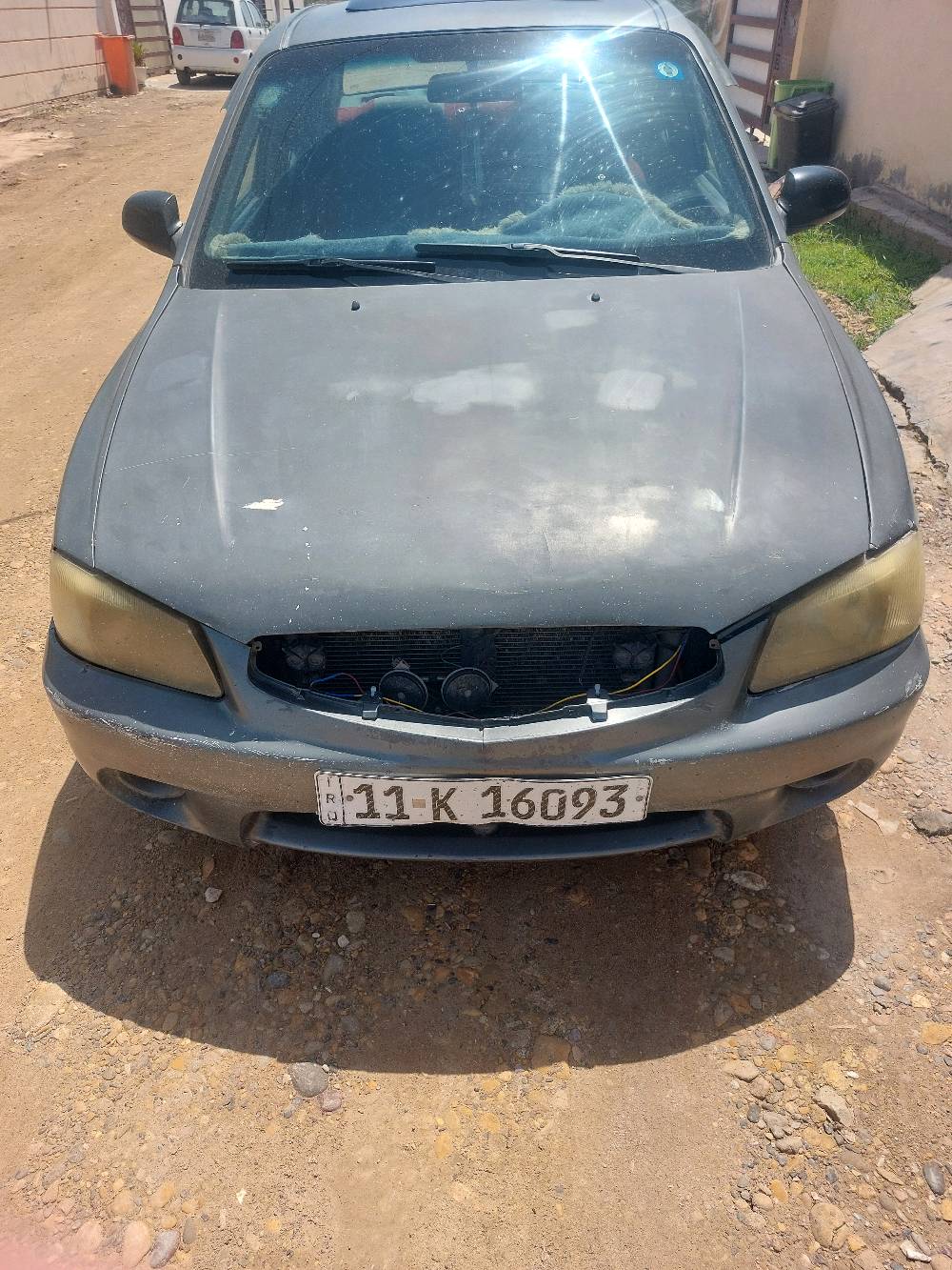 سلام عليكم سيارة اكسنت موديل2000
 بسمي رقم بغداد سعرها 30
ورقه التواصل ***********