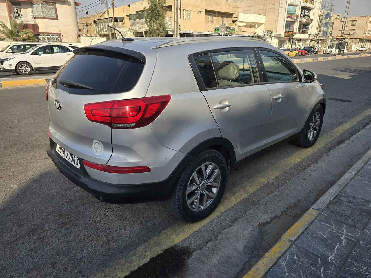 سلام عليكم 
بيع مستعجل !!!
كيا سبورتج 2016  لون سلفر امريكي 
حادثها موضح كدامك وفيديو على الصبغ الي بيها 
سعر بلاش 105 وبيها مجال حك الجيه مكان السياره كوت 
***********
