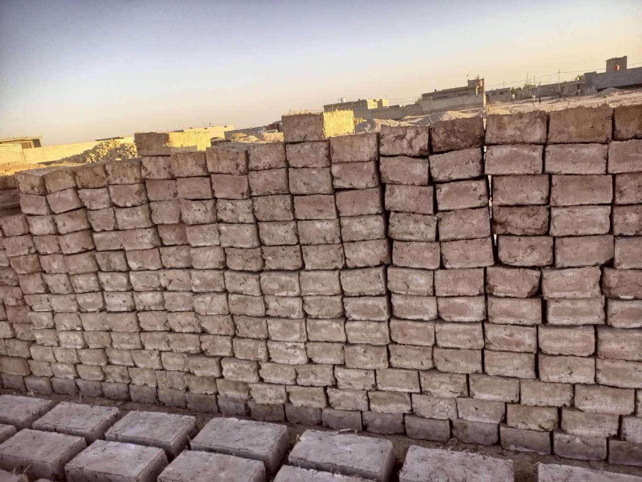 سلام عليكم مكلف بل نشر بلوك طين شغل مضبوط وقوه متوفر كميات خير م̷ـــِْن الله@ تواصل ***********

