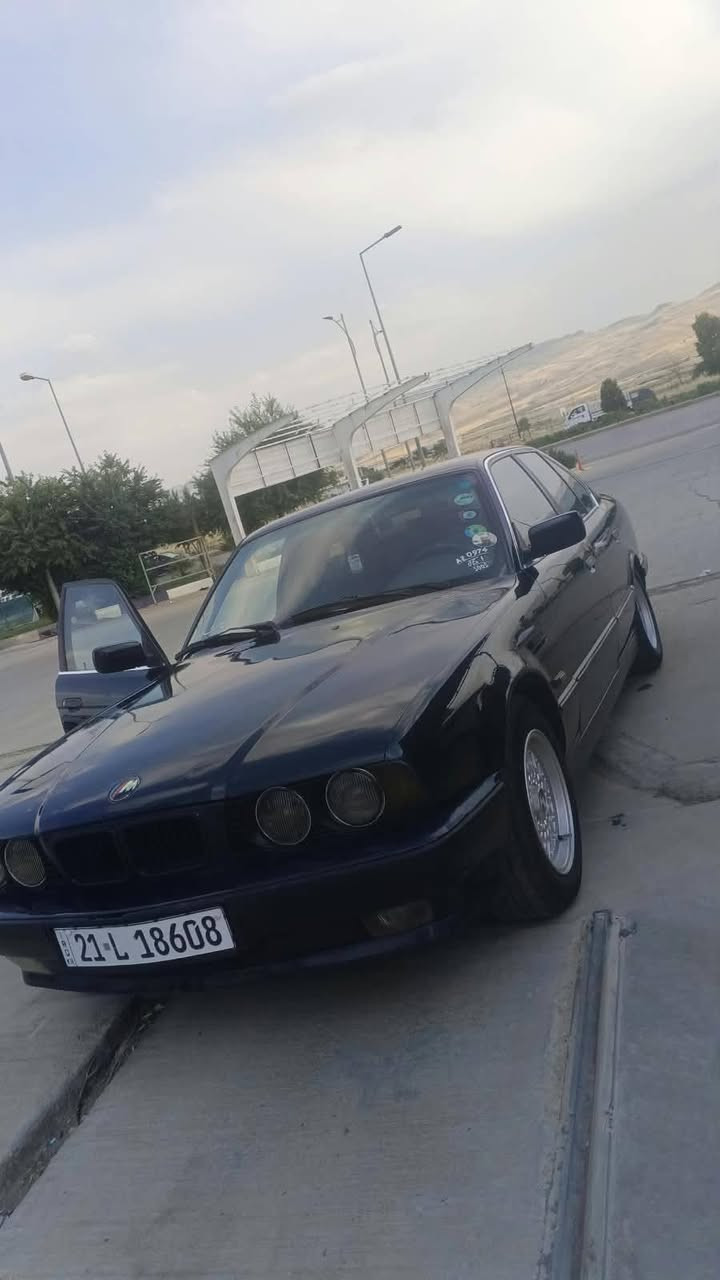 السلام عليكم
السياره للبيع 
موديل السياره 93
السياره 525 كبس كير عادي 
بيه جاملغ بس 
السياره خير من الله 
تبريد شغال 
السعر 55 أو بيه مجال 
للستفسار ازيد 
اتصل على هاذ الرقم
***********

