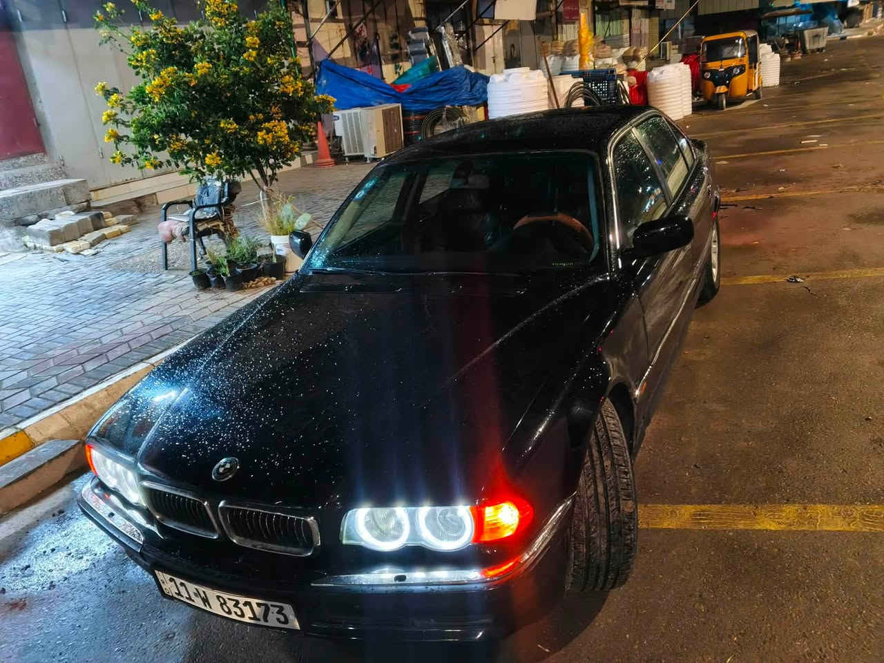 السلام عليكم للبيع خفاش موديل 95 محدثه 2000 داخل وخارج تخم تاير صدر خلفي امامي جديد تدفه تبريد كير مكينه كفاله بدون ضربه كهربائيات كله شغال ادامه كامله اللمكينه جديد رقم بغداد بااسمي تحويل مباشر   رقم دولي السياره باب طويل حجم 740 اصل  السعر 75 وبيه مجال قليل  للاستفسار *********** 
***********

