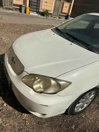 مكينة لانسر تجي ( ماشية 89 الف ) وكير اوتماتيك  غرفتها بالباكيت  سبيره...