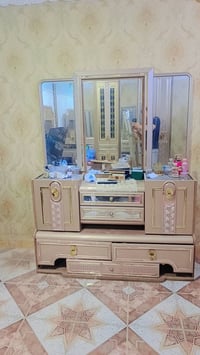 غرفة نوم • للبيع • بيها مجال