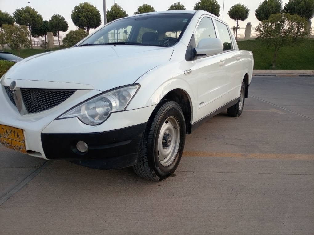 سەرەتا بەناوی خوای گەوورە 
سان یۆنگ 2011 
گیرمەکینە بەشەرتی 100 فیتەر 
تەبریت لەسەر سویچ 🥶
یەک پارچە بۆیاخ لەگەل دووبەلە سارد 
گێرو مەکینەو تەقەو رەقە بەشەرت 
سەیارەکە زۆر جاهیزە تە نیا لەیەک سایەقی کەمە 😍 
تەحویل غەرامە هەمووی بەشەرت 
*********** السليمانية, العراق
