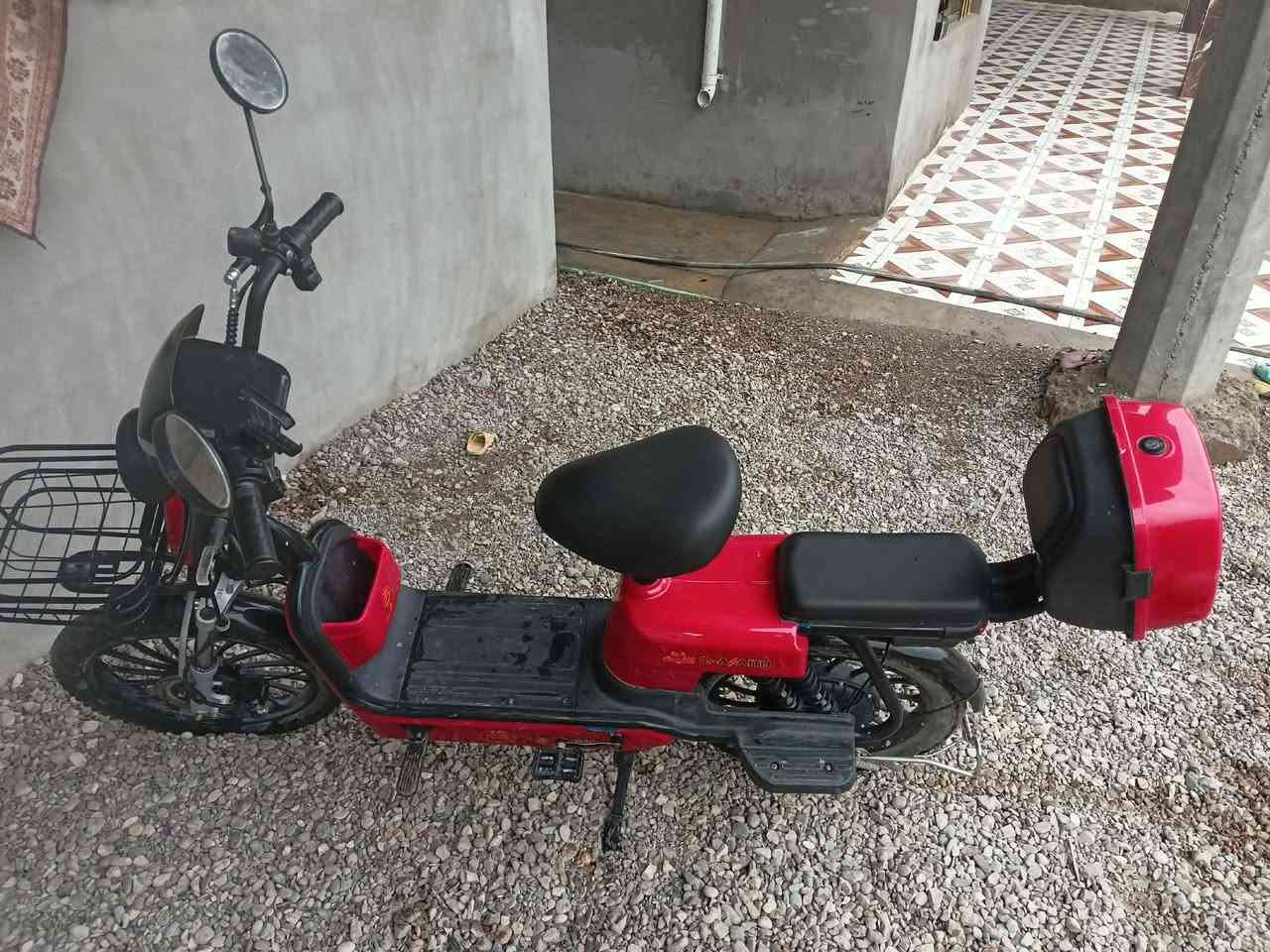 دراجة شحن نضيفة كلش بطاريات جديدة مابيه نقص سعر 300 وبيه مجال 
ديالى شهربان *********** 
وبيك خير ودلل
