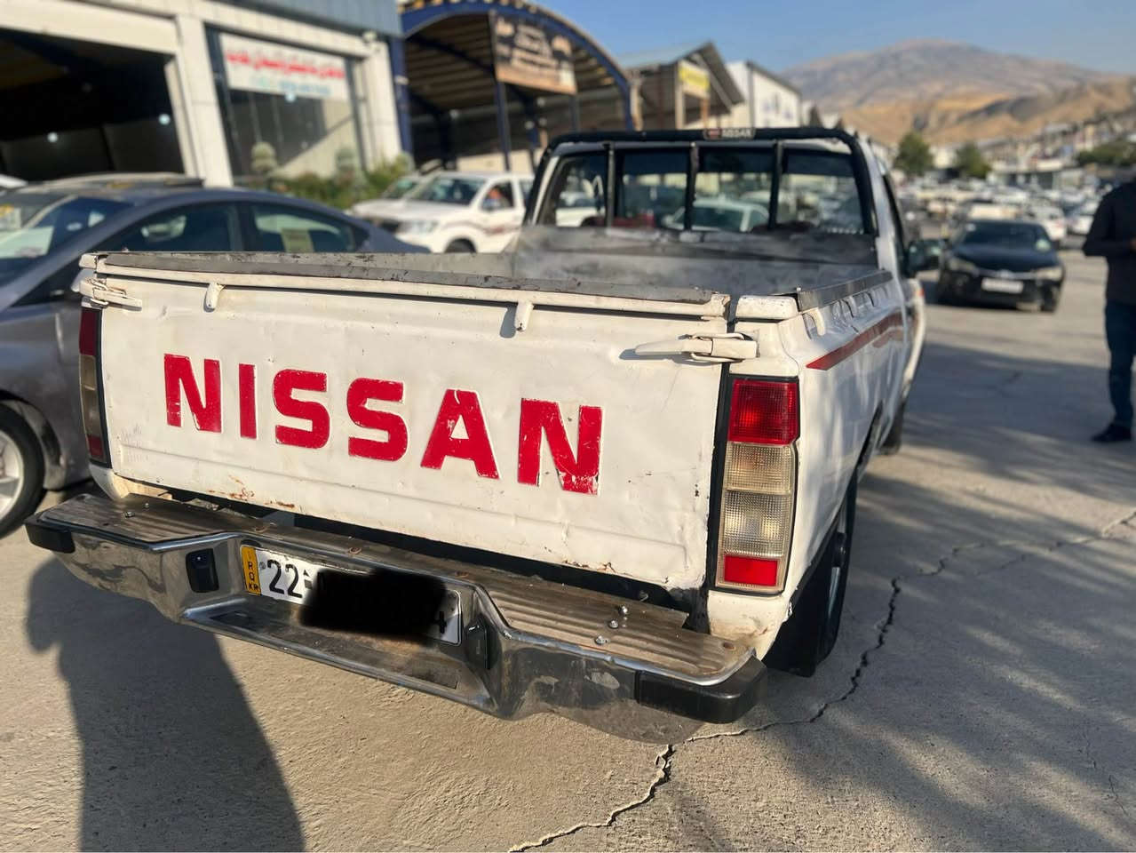 پیکاب نیسان ٢٠٠٨ 
ناو سۆر 
جام کارابایی
نیو جەمەلخی سبوخە  لێدراوی کەمە بەس پەلە پەلە بۆیاخی هەلساوە بەلام سیارەیەکی جوانە بێ کێشەیە بەناوی خۆمانە سەنەوی تازەیە هەموو شتی بە شەرتە مالی کەسابەتە سوران, أربيل
