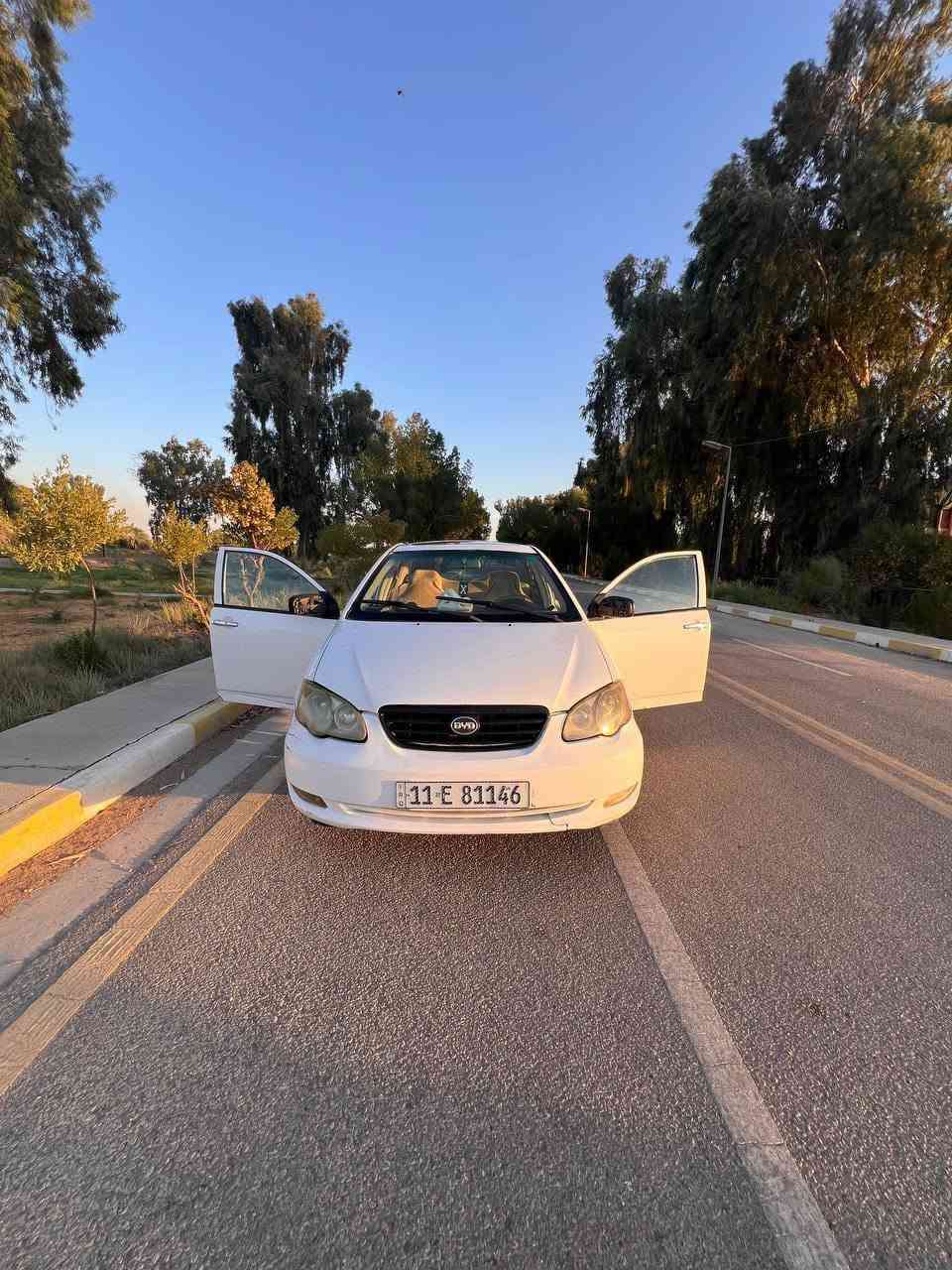 السلام عليكم 
بي واي دي ٢٠١٣ G3
سياره حلوه بي رش حزام تعمير 
رقم بغداد باسمي 
كير عادي مكينه ميسيبوشي 
مكاني المسيب سدة الهنديه 
***********
