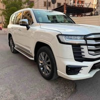 تيوتا لاندكروز VX. موديل. 2024  لمواصفات داخل جلد احمر كراسي تدفه وتبر...