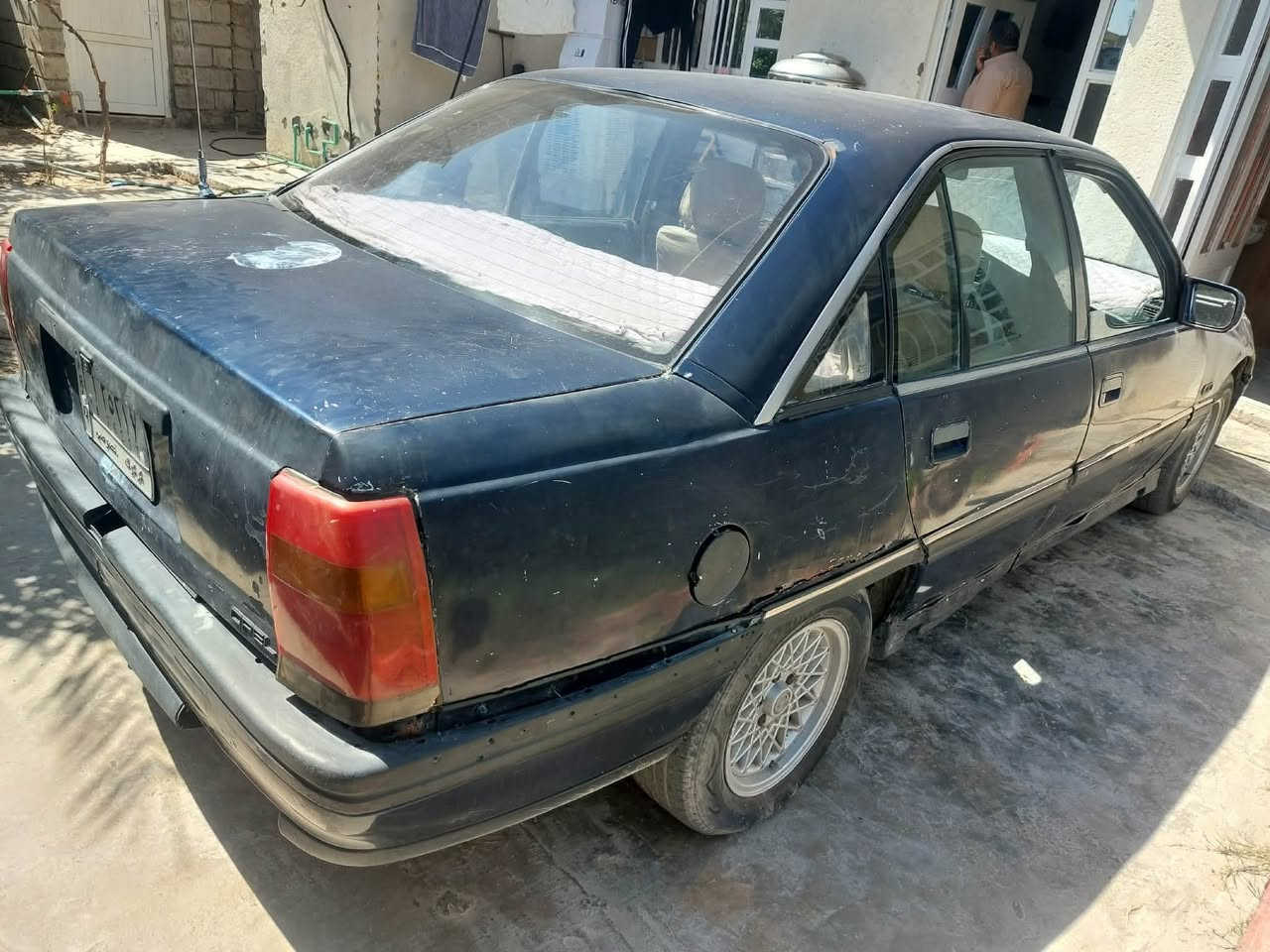 السلام عليكم اوميكا للبيع محرك بلادي حورته كابريته هايفي وكامت تبخر وكير مكفول صبغ باب واحد فقط بدون ضربه سنويه عضم جاج صاقطه شرط تحويل  السعر 20 وبيه مجال للاستفسار الاتصال على الرقم *********** مكان السياره صلاح الدين سامراء الحويش
