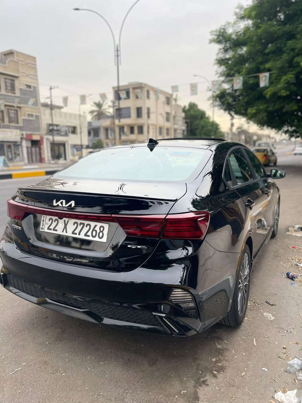 السلام عليكم 
 كيا فورتي 2024 GT line لون اسود 
رقم اربيل الدولي الجديد ترقيم جديد قبل ٥ ايام ترقمت 
ماشيه 17 mi بعدها جديده
مكينه :- 2000 دوش  
 مواصفات :- فول .فتحه سقف . بصمه تشغيل + بصمه أبواب . رادارات إماميه خلفيه وجانبيه 
شاشه كبيره + كاميرا دواره + ويل كب كبير تدفئه كشتات + تدفئه ستيرن + كشتات جلد 
وباقي الموصفات الاعتياديه المعروفه 

حادثها :- فقط الحاملغ الأمامي الأيسر بدون دواخل 

السعر :- 142 ورقه 
للاستفسار :- مكان السياره بغداد الصليخ  ***********
