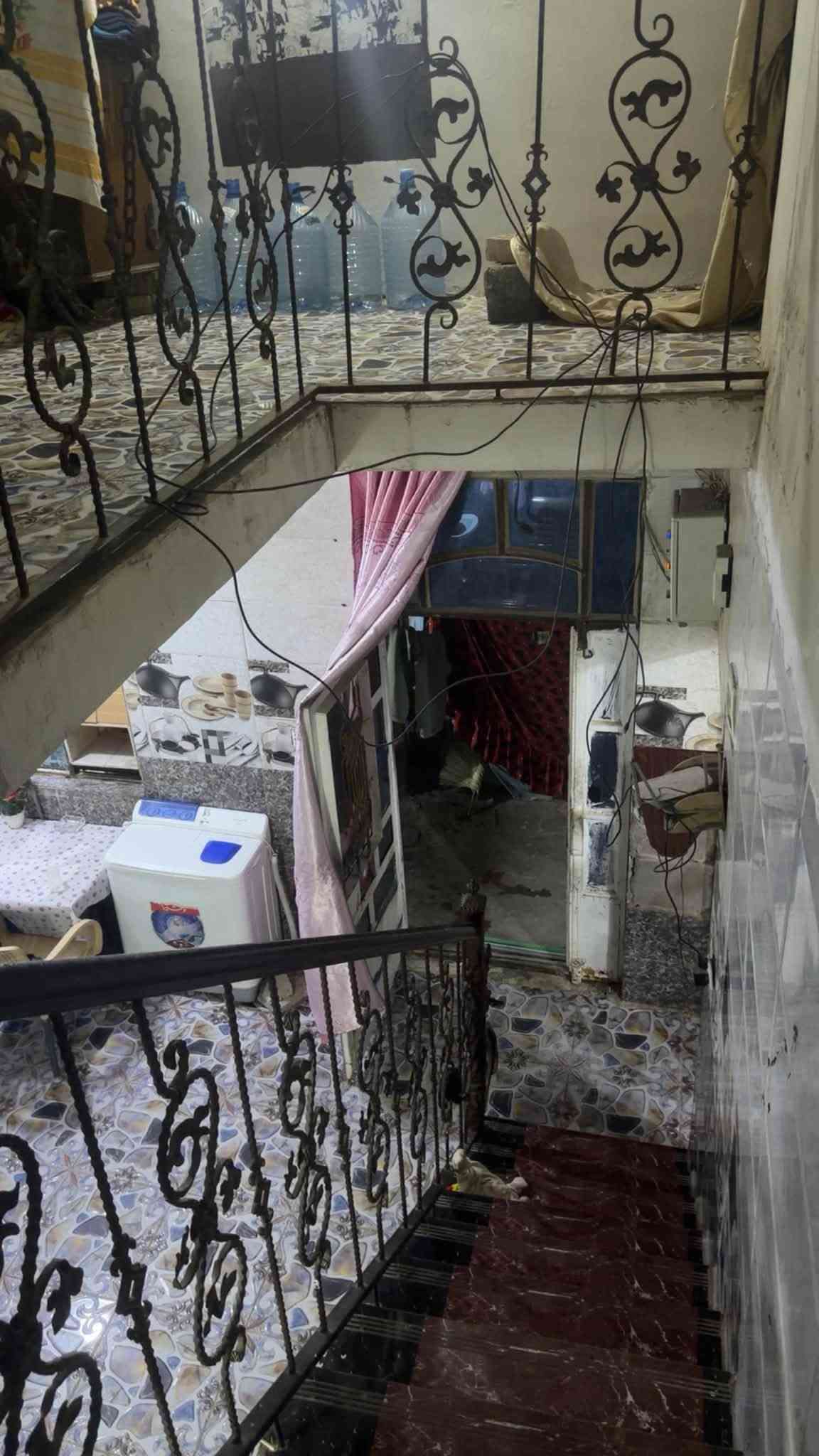 بيت للبيع 90 متر مسلح في جكوك يحتوي على استقبال ومطبخ وغرفة وصحيات وبيتونة سندويج فقط تصلح ان تكون غرفة سعرة 15 وبي مجال جداً بسيط للتواصل واتساب فقط او على الماسنجر بهذا الحساب***********

