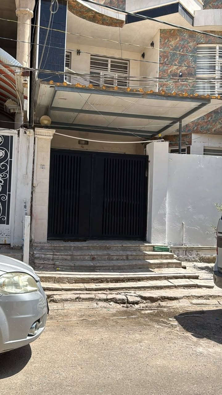 السلام عليكم ...بيت للايجار ١٥٠ متر اربع غرف نظيف ومرتب مكانه حي الجامعه خلف قاعه فورسيزن مقابيل قصر الثقافه  للاستفسار الاتصال على الرقم *********** او على الخاص
