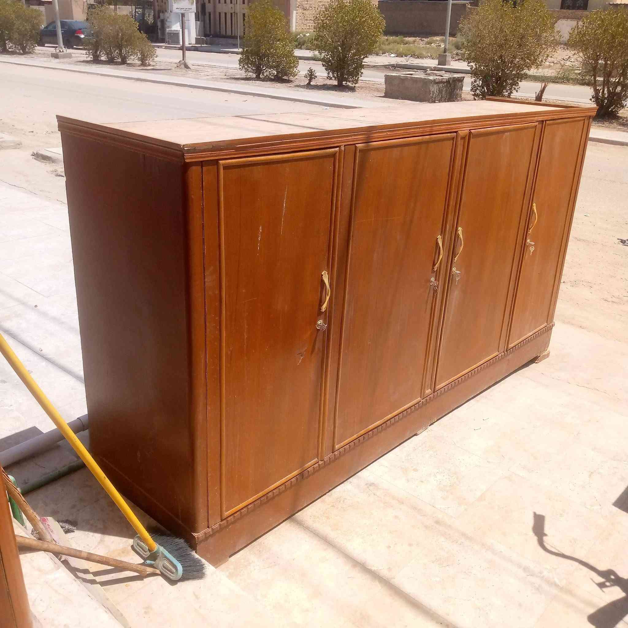 ديوانيه قضاء الشافعيه رقم التليفون *********** الغرفه 500 مصلايه 60 البوفيه مترين ونص 180
