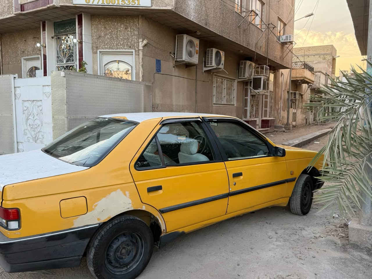 بيجو روى 2009 السياره خير من الله كير محرك مكفول نقص بس صدر خلفي صدر امامي جديد او بيه اخياس او مصلحه باقي على صبغ بس دافع افلوس تبريد شغال السعر 23 ورقه بيه مجال السياره بسمي تحويل ثاني يوم  
للتواصل بس اتصال ممتواجد على فيسبوك ***********
