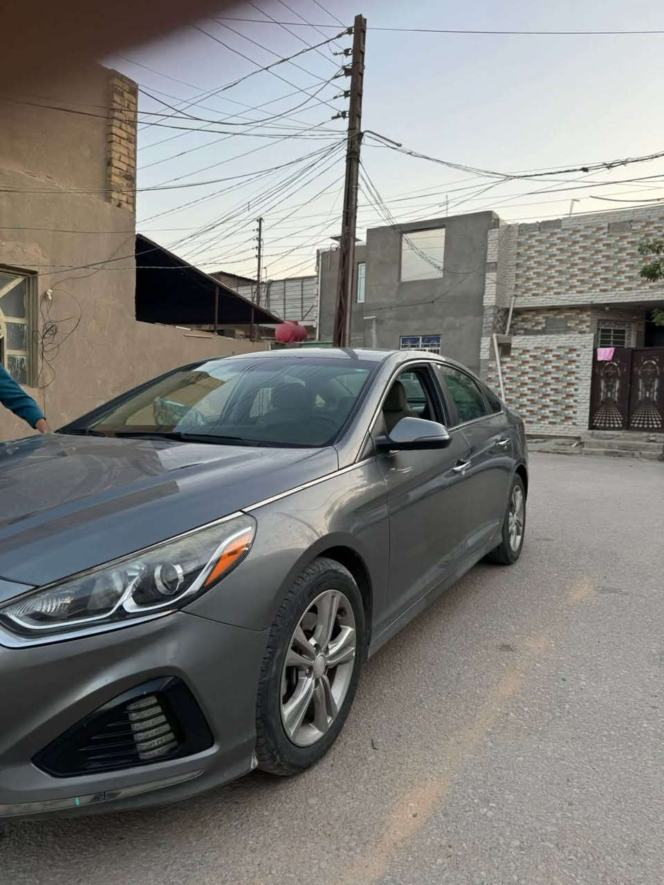 السلام عليكم
سوناته امريكي 
مديل 2019
مكينه 2400
مواصفات 
بصمه 
حساسات 
شاشه 
تبريد ❄️ ثلج 
مقاعد قماش 
سياره مابيهه اي نقص 
مانع انزلاق 
مثبت سرعه 
الممشى 63
سياره نضيفه جداً 
مكان السياره النجف 

الضرر جاملغ فقط 

السعر 130ورقه وبيهه مجال بسيط 
رقم التواصل ***********
